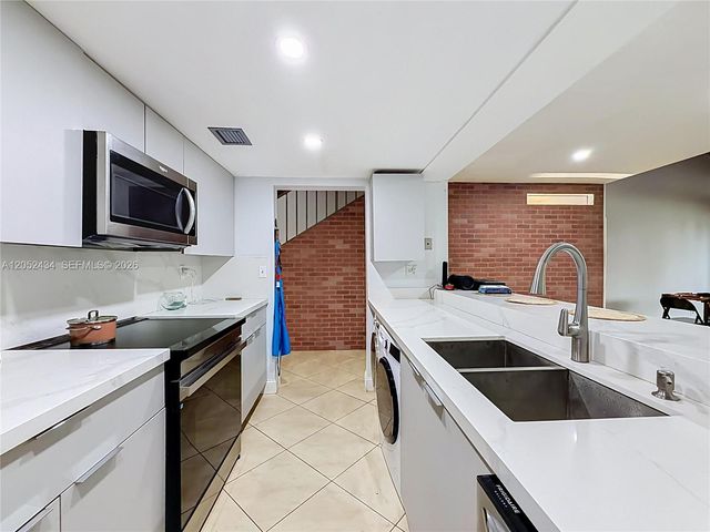 1110 W Fairway Road, Pembroke Pines, FL 33026