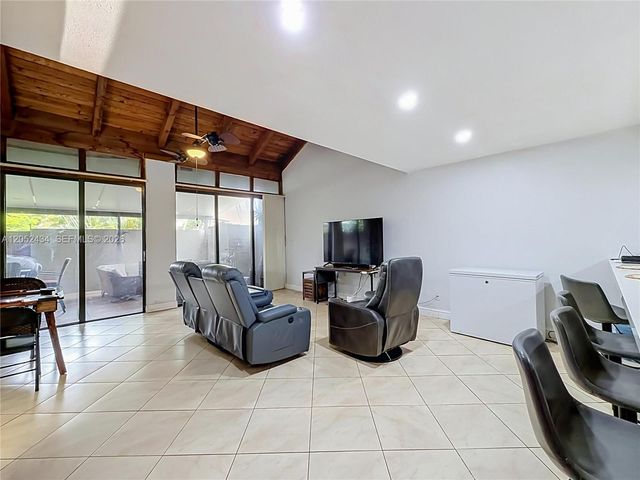 1110 W Fairway Road, Pembroke Pines, FL 33026