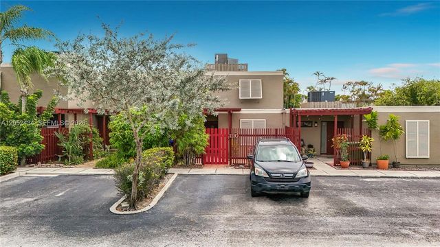 1110 W Fairway Road, Pembroke Pines, FL 33026