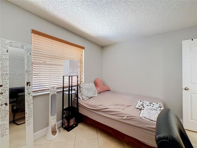 1110 W Fairway Road, Pembroke Pines, FL 33026