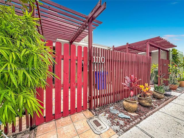 1110 W Fairway Road, Pembroke Pines, FL 33026
