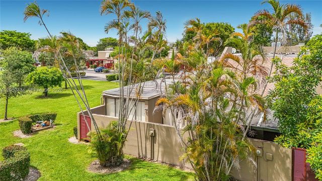 1110 W Fairway Road, Pembroke Pines, FL 33026