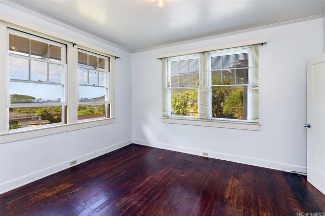 3422 Woodlawn Drive, Honolulu, HI 96822