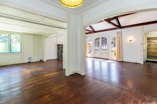 3422 Woodlawn Drive, Honolulu, HI 96822