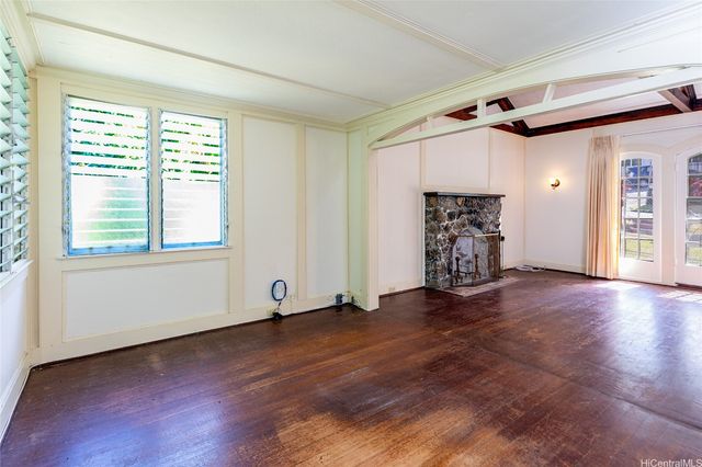 3422 Woodlawn Drive, Honolulu, HI 96822