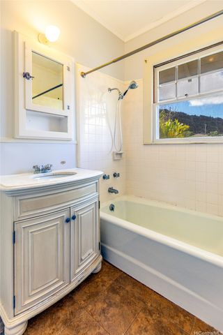 3422 Woodlawn Drive, Honolulu, HI 96822