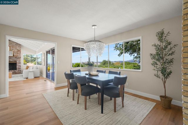 300 Oak View Ter, Danville, CA 94526