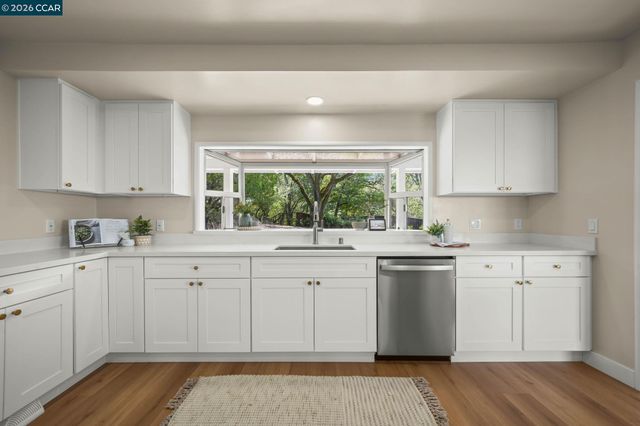 300 Oak View Ter, Danville, CA 94526
