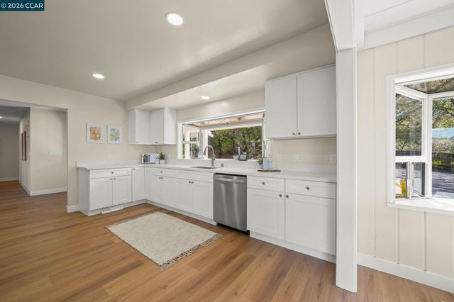 300 Oak View Ter, Danville, CA 94526