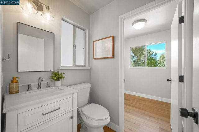 300 Oak View Ter, Danville, CA 94526