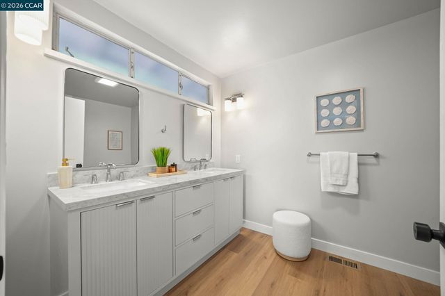 300 Oak View Ter, Danville, CA 94526
