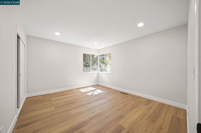 300 Oak View Ter, Danville, CA 94526
