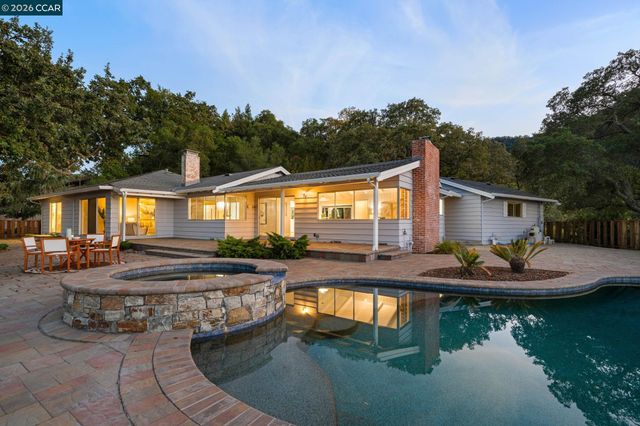 300 Oak View Ter, Danville, CA 94526