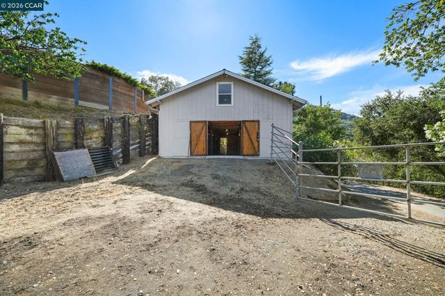 300 Oak View Ter, Danville, CA 94526