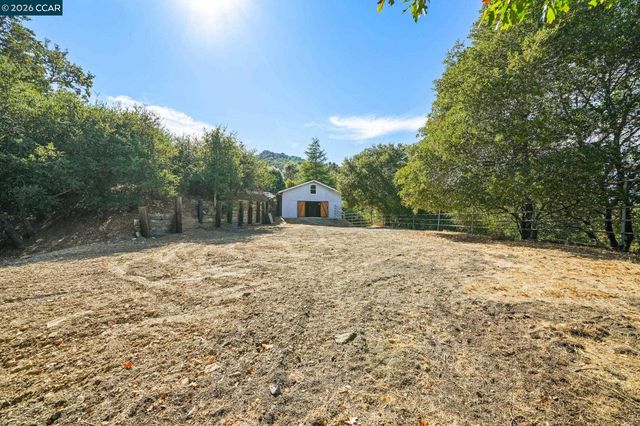 300 Oak View Ter, Danville, CA 94526