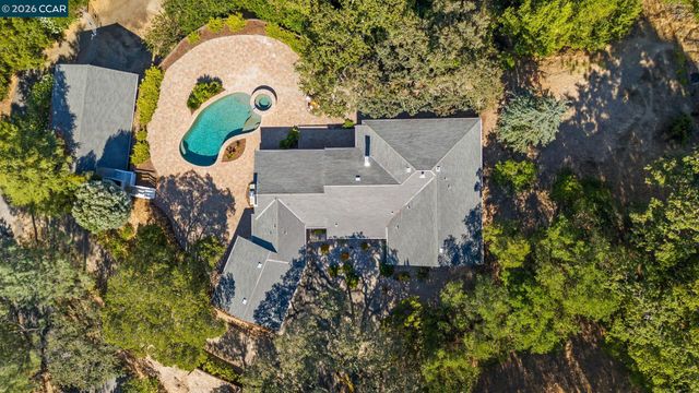 300 Oak View Ter, Danville, CA 94526