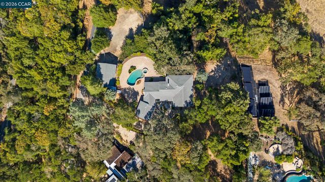 300 Oak View Ter, Danville, CA 94526