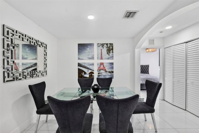 448 NW 15th Way, Fort Lauderdale, FL 33311