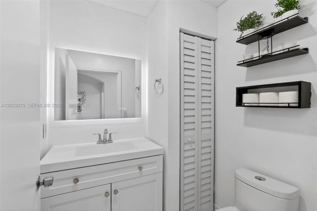 448 NW 15th Way, Fort Lauderdale, FL 33311