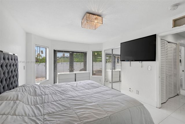 448 NW 15th Way, Fort Lauderdale, FL 33311