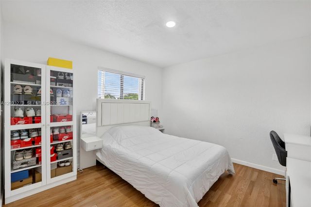 448 NW 15th Way, Fort Lauderdale, FL 33311