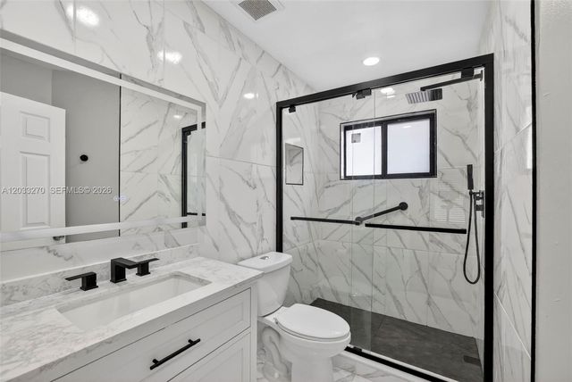 448 NW 15th Way, Fort Lauderdale, FL 33311