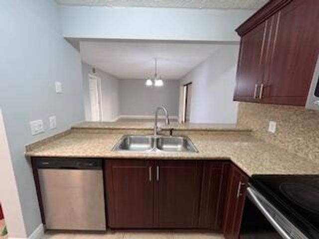 1473 W Lake Crystal Drive A, West Palm Beach, FL 33411