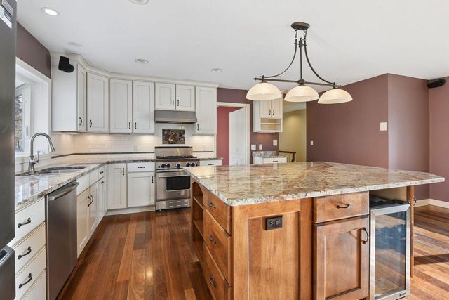 13220 Penn Avenue S, Burnsville, MN 55337