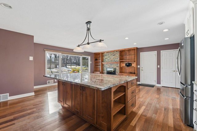 13220 Penn Avenue S, Burnsville, MN 55337