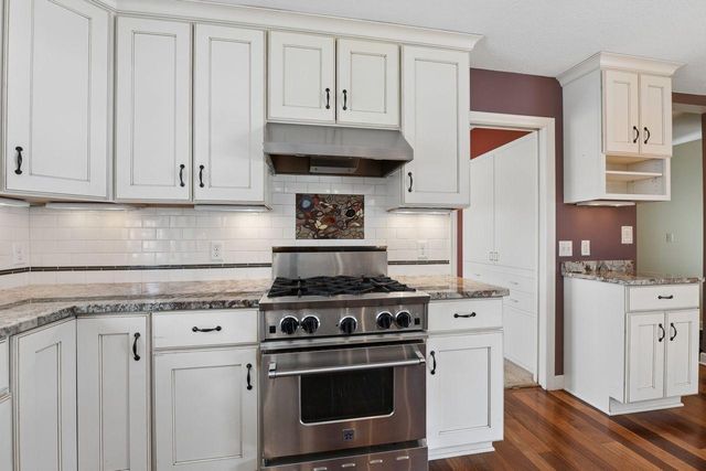 13220 Penn Avenue S, Burnsville, MN 55337