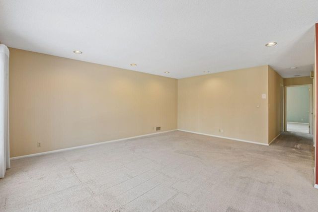 13220 Penn Avenue S, Burnsville, MN 55337