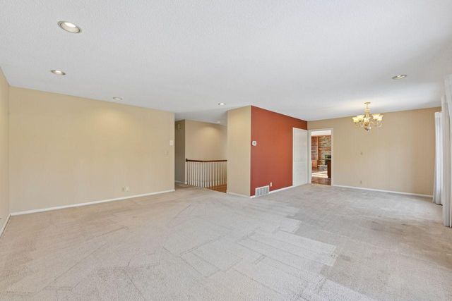 13220 Penn Avenue S, Burnsville, MN 55337