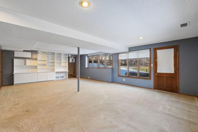 13220 Penn Avenue S, Burnsville, MN 55337