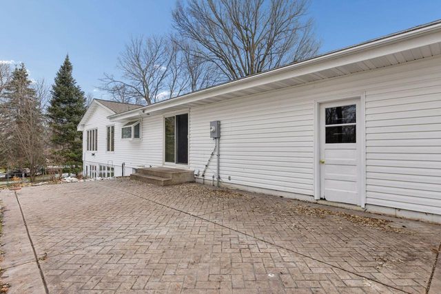 13220 Penn Avenue S, Burnsville, MN 55337