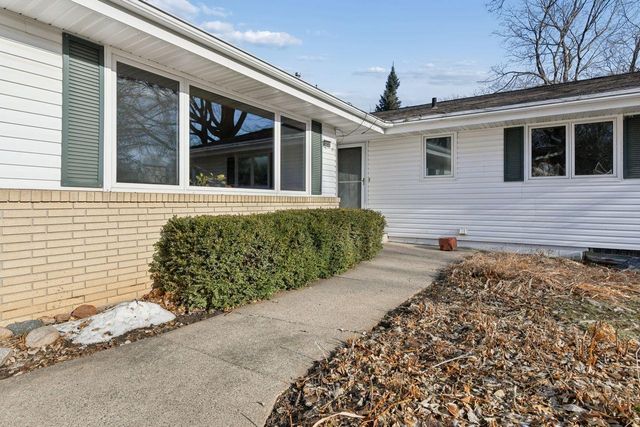 13220 Penn Avenue S, Burnsville, MN 55337