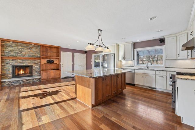 13220 Penn Avenue S, Burnsville, MN 55337