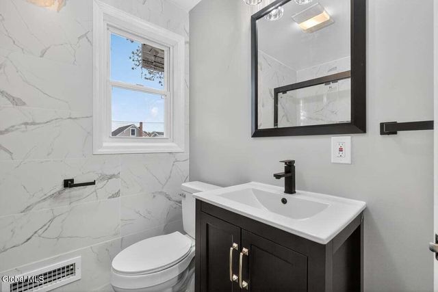 231 Mariaville Road, Rotterdam, NY 12306