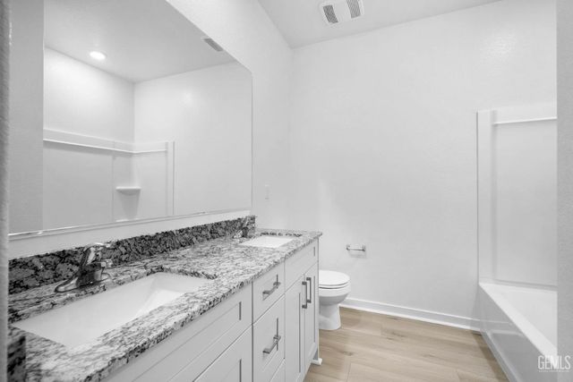 8316 Baldivia Court, Bakersfield, CA 93306