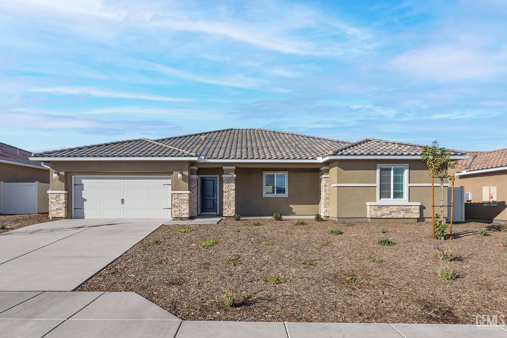 8316 Baldivia Court, Bakersfield, CA 93306