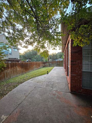 7700 Heather Ridge Court, Irving, TX 75063