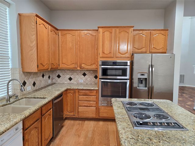 7700 Heather Ridge Court, Irving, TX 75063