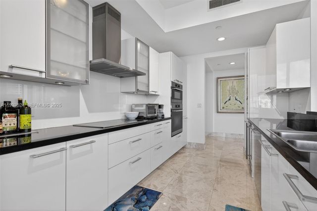 4100 Island Boulevard 1403, Aventura, FL 33160