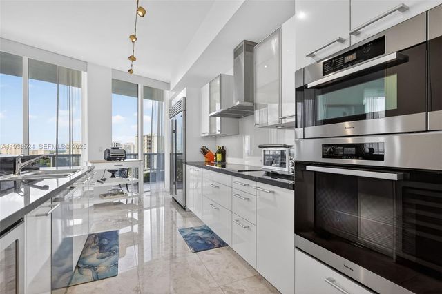 4100 Island Boulevard 1403, Aventura, FL 33160
