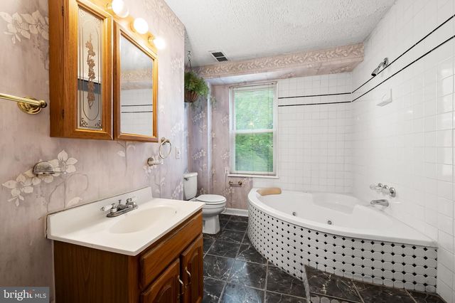 657 PORTLAND ST, Baltimore, MD 21230