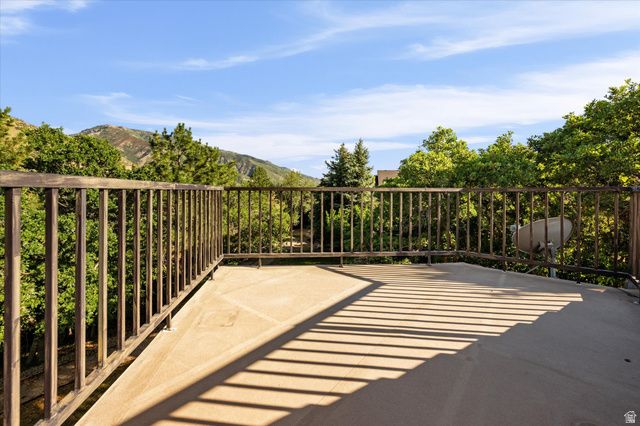 6082 BREEZE CIR, Ogden, UT 84403