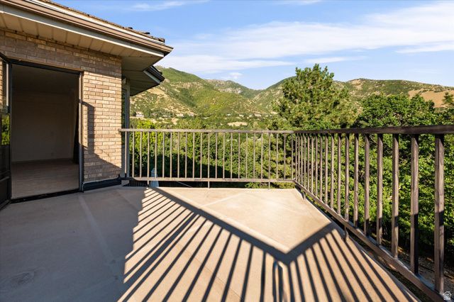 6082 BREEZE CIR, Ogden, UT 84403