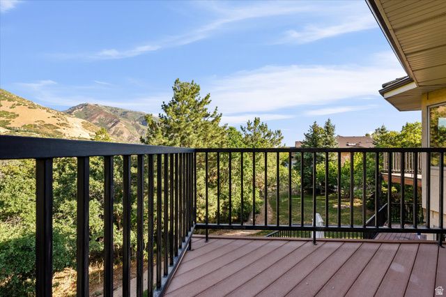 6082 BREEZE CIR, Ogden, UT 84403