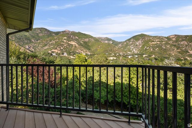 6082 BREEZE CIR, Ogden, UT 84403