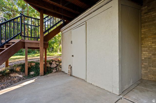 6082 BREEZE CIR, Ogden, UT 84403