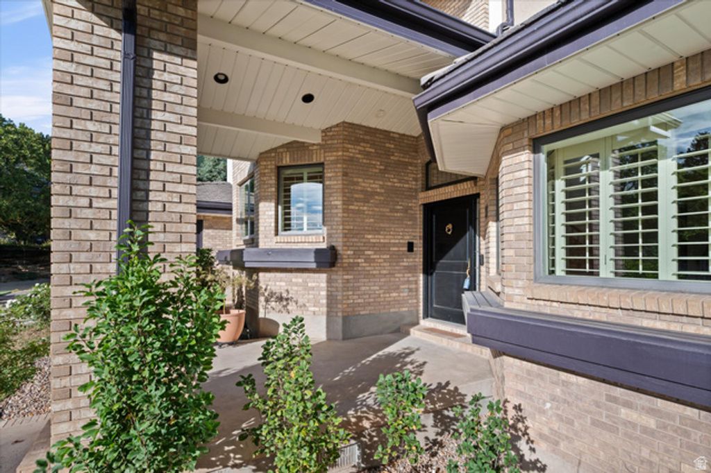 6082 BREEZE CIR, Ogden, UT 84403 — photo 3